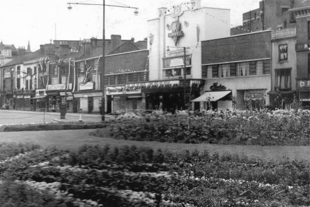 Exterior of The Savoy Cinema, Leicester, 1960s