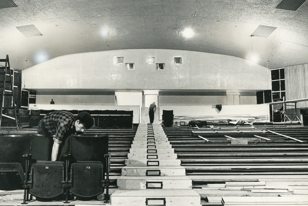 The Odeon interior, 1990s. Photo copyright of the Leicester Mercury Archive at the University of Leicester.