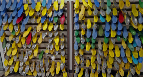 Wall of shoe lasts