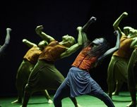 Behind the curtain experience for students with world-famous choreographer