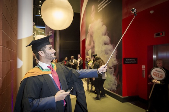 oman-telecom-man-inset