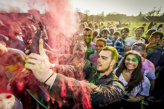 DMU-holi-2015-967
