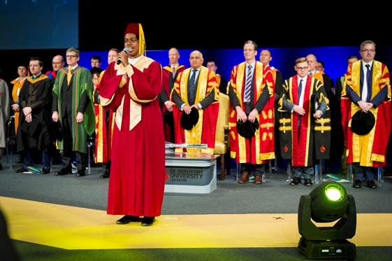 DMU-grads-tues-am-241