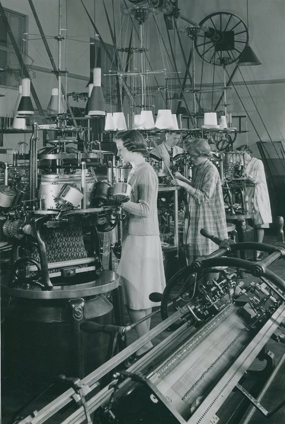 textiles class in the 1930s