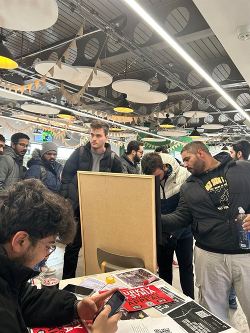 TURKEY - busy stand at SU (1)