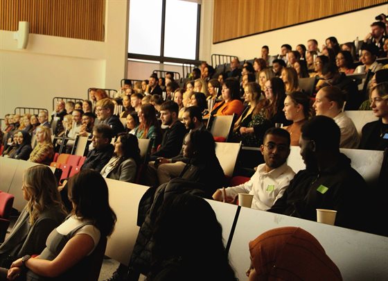 Placement graduation crowd