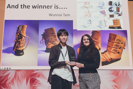 FOOTWEAR - collecting prize