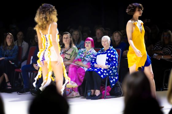 CONTOUR - zandra watching