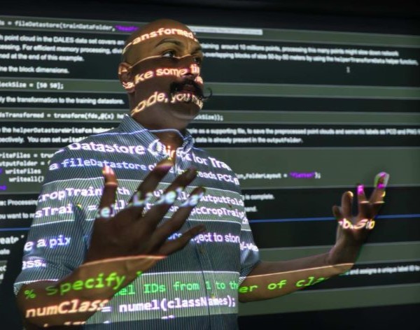Neurodivergent DMU academic wins national teaching award for pioneering use of AI in student support - De Montfort University