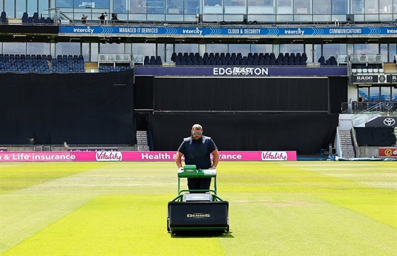 Gary Barwell - Cricket Management