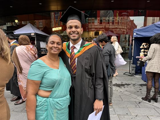 DMU Grads 1