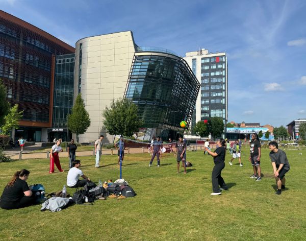 DMU Community week 4 600 x 472