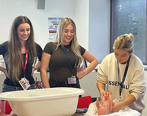 Free antenatal classes for DMU students in June