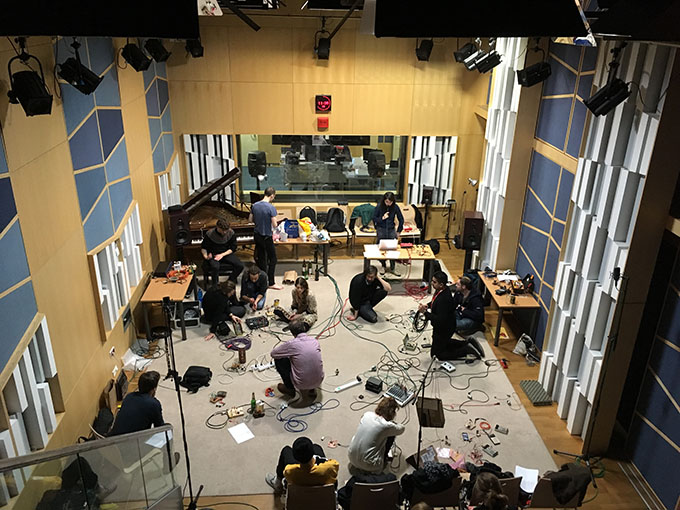 DEE making_for_radio x680