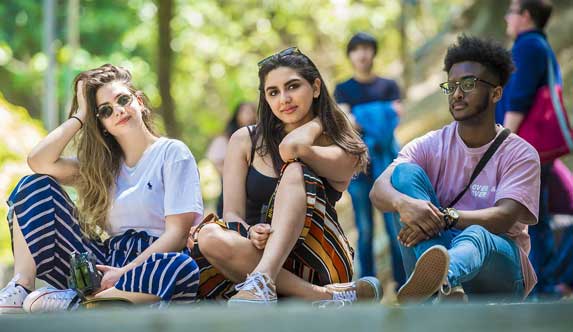 chat-with-student-panelimage