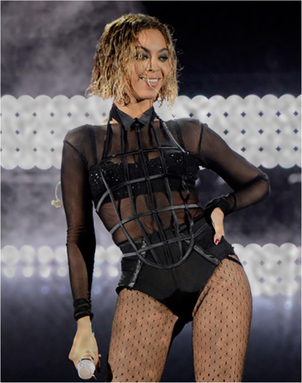 Beyonce wearing Nichole de Carle's bodysuit at the Grammy Awards in 2012. ©Getty images.