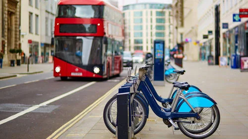Getting around DMU London: transport, travel tips and local connections