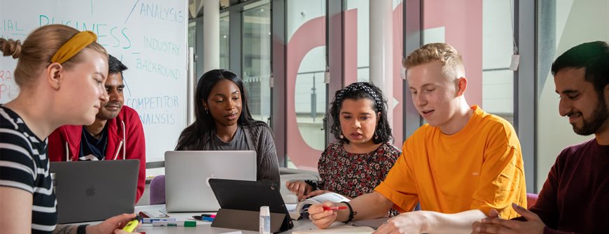 student-group-table-mfm-1920-img
