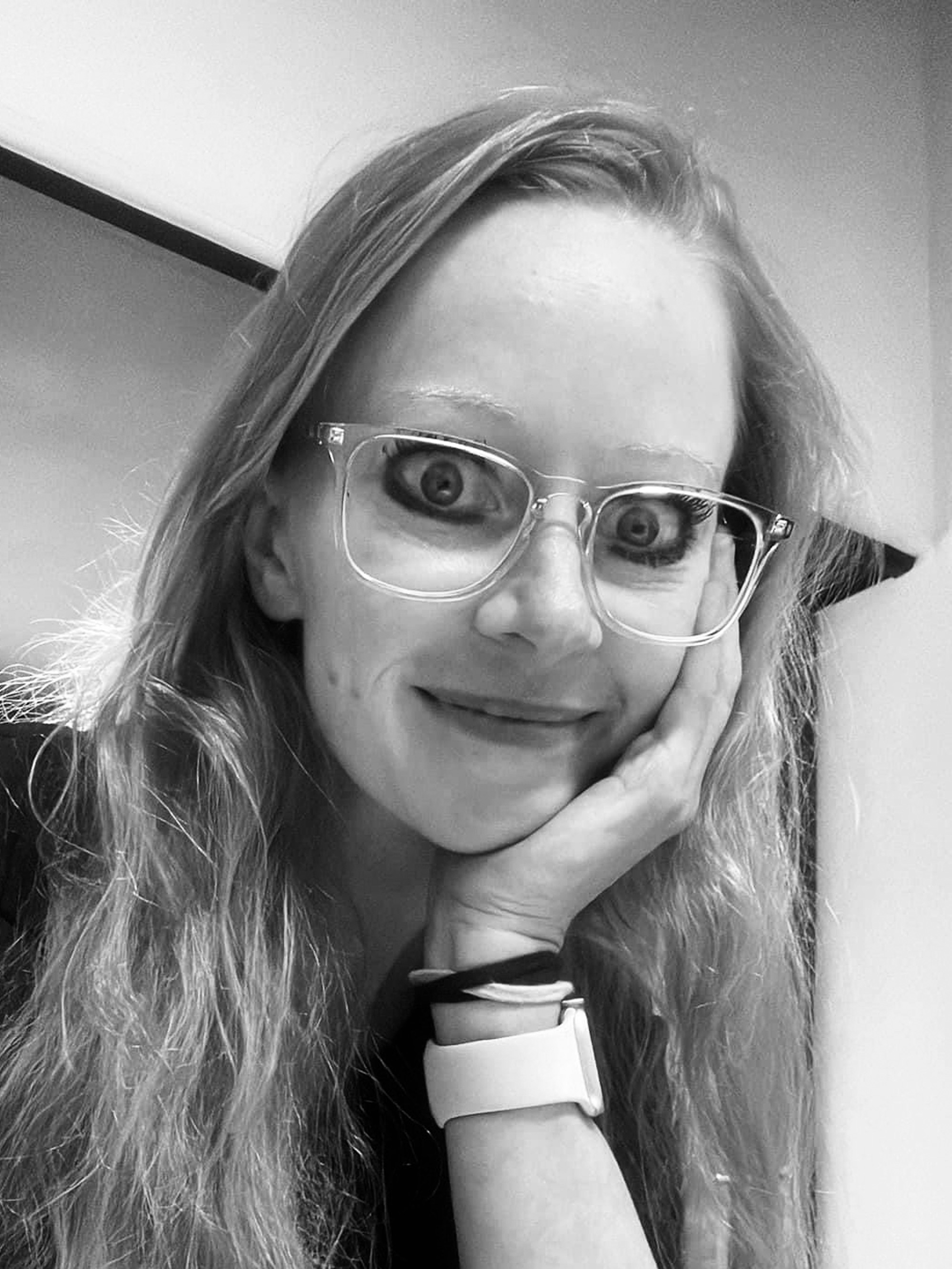 Profile picture for Miss Victoria Farrow