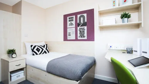 Classic ensuite room