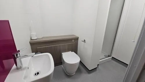 New Wharf studio bathroom