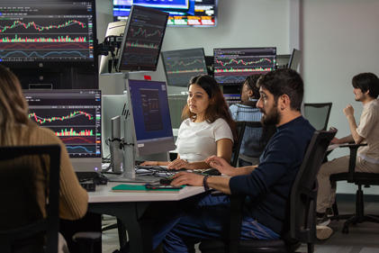Students using Trading Floor
