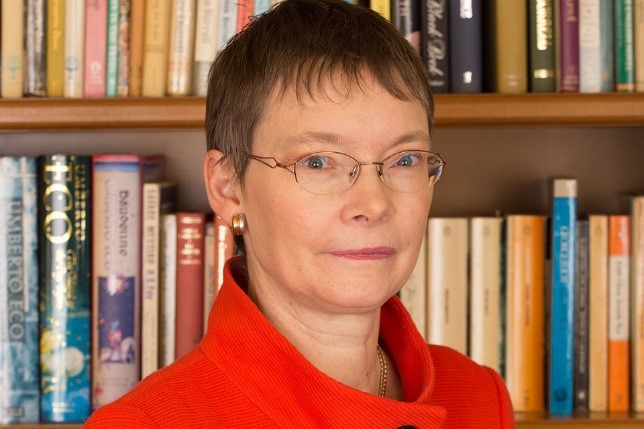 fiona-cownie-headshot